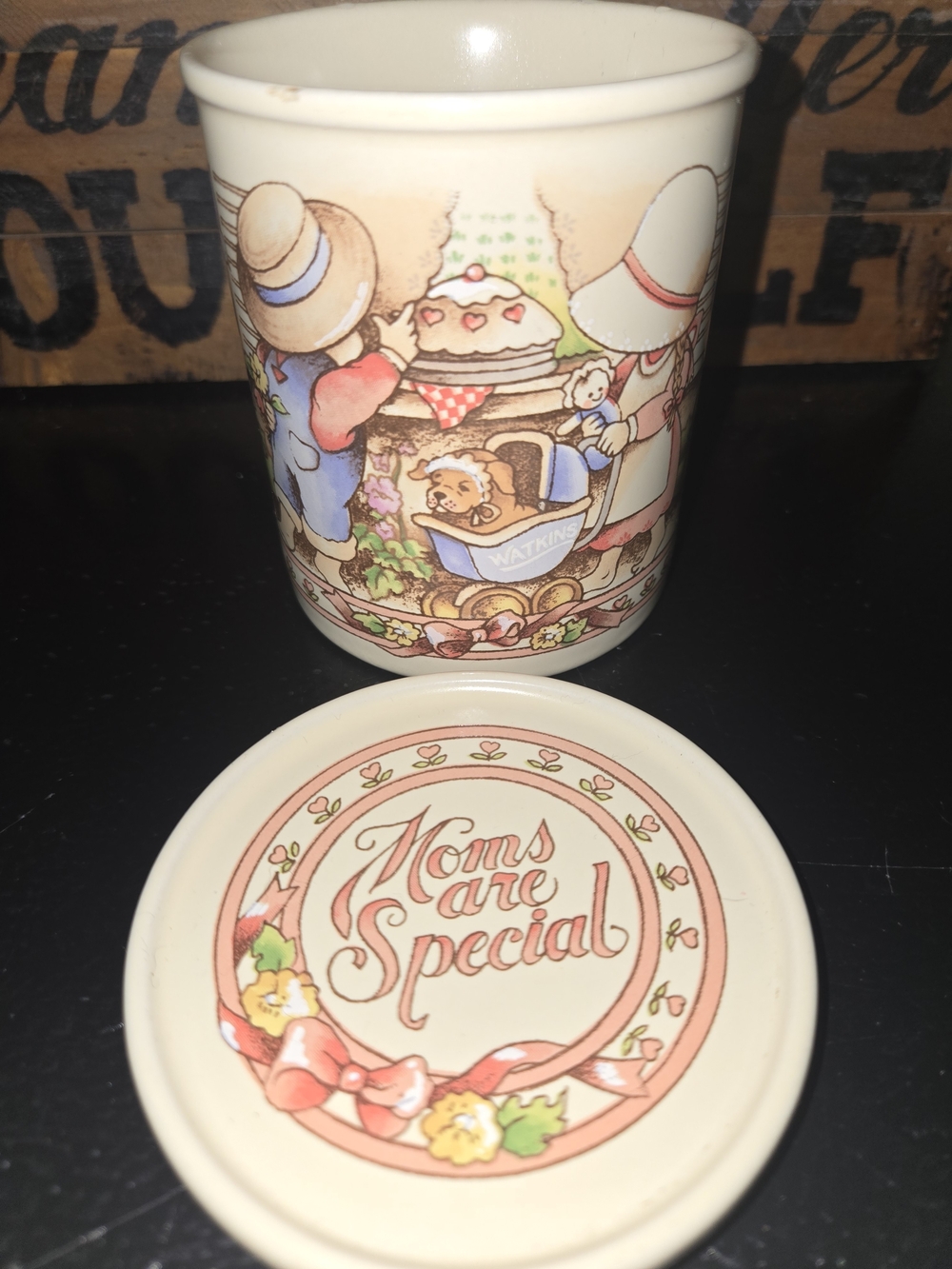 Country Kids Cream and Pastel Pink 'Moms Are Special' Trinket Jar. From 1990 .